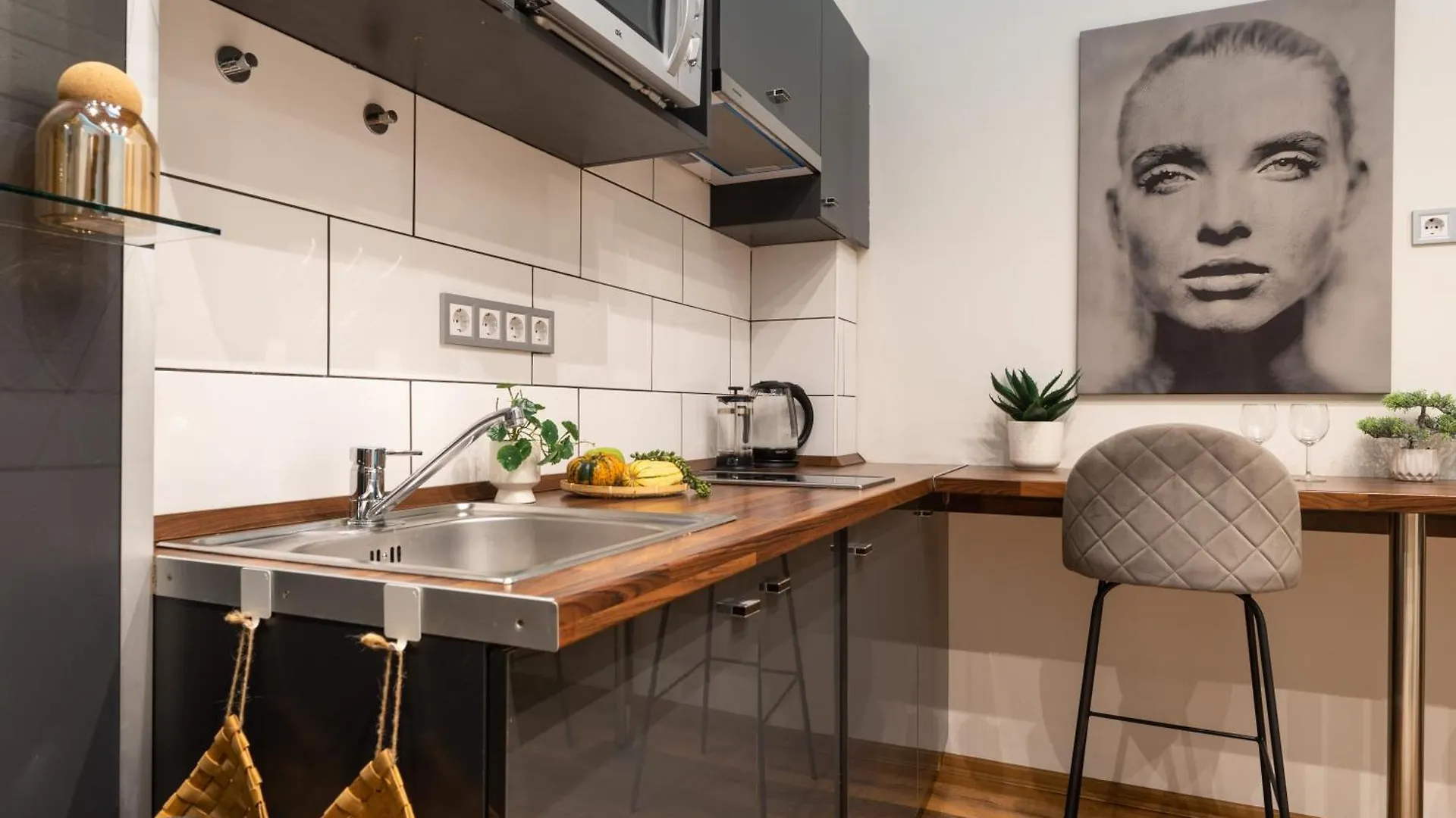 Super Central Cosy 3Br Near Newyork Cafe With Balcony Budapest Hungary