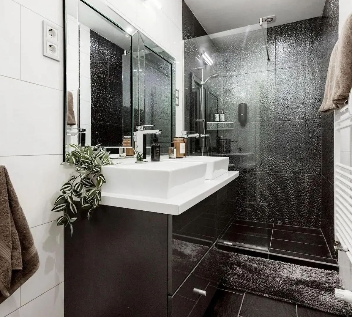 Super Central Cosy 3Br Near Newyork Cafe With Balcony Budapest Hungary