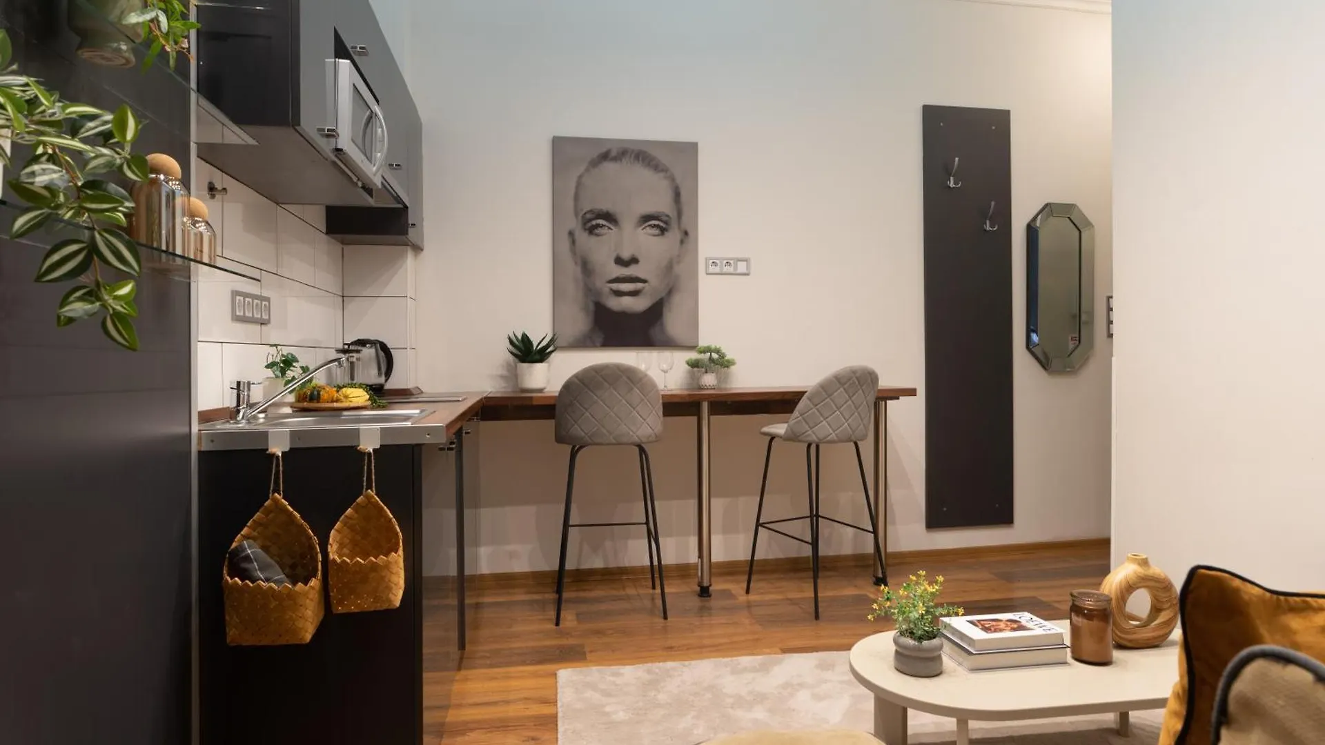 Super Central Cosy 3Br Near Newyork Cafe With Balcony Budapest Apartment